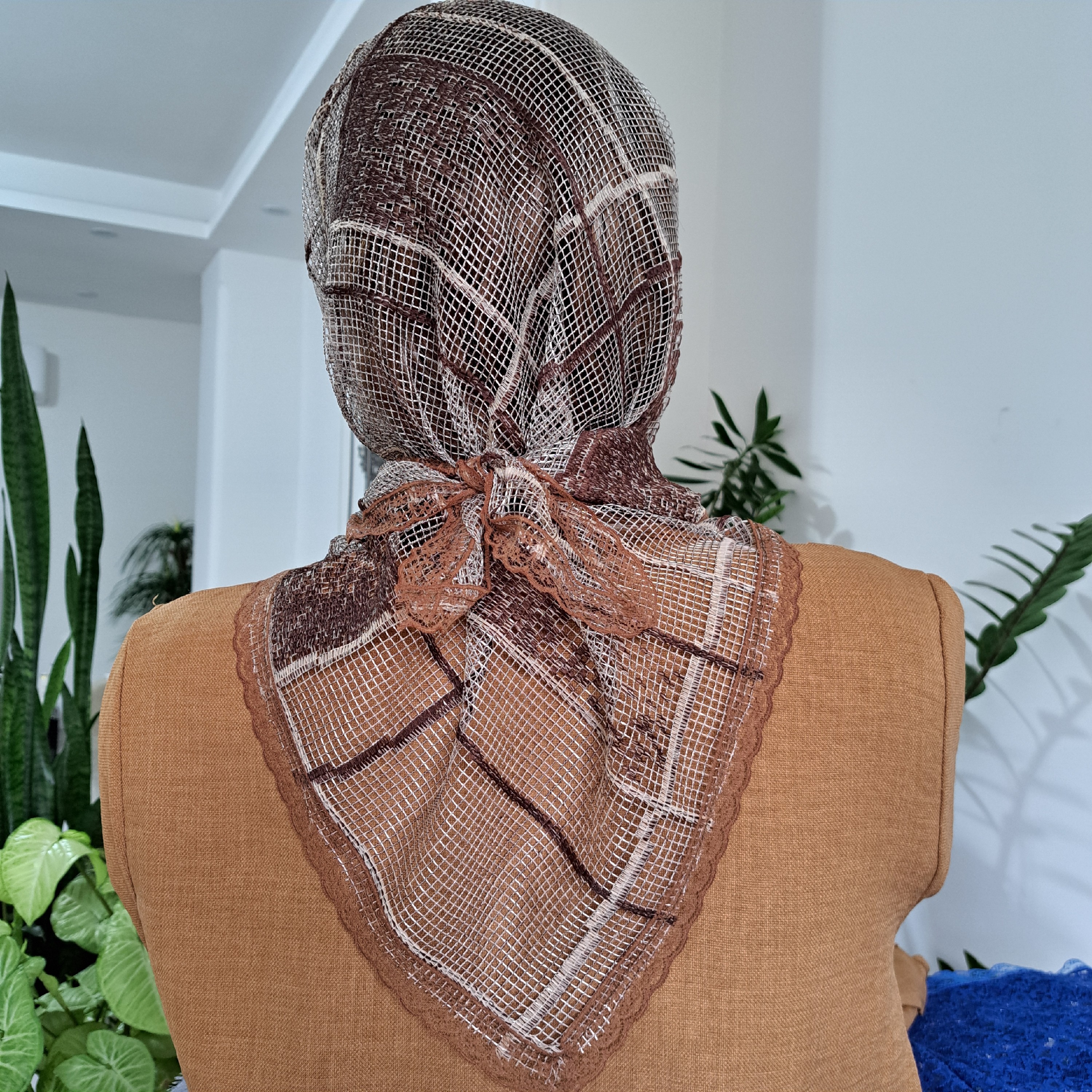 مینی اسکارف سه گوش کرم قهوه ای کد 309 فروش قسطی