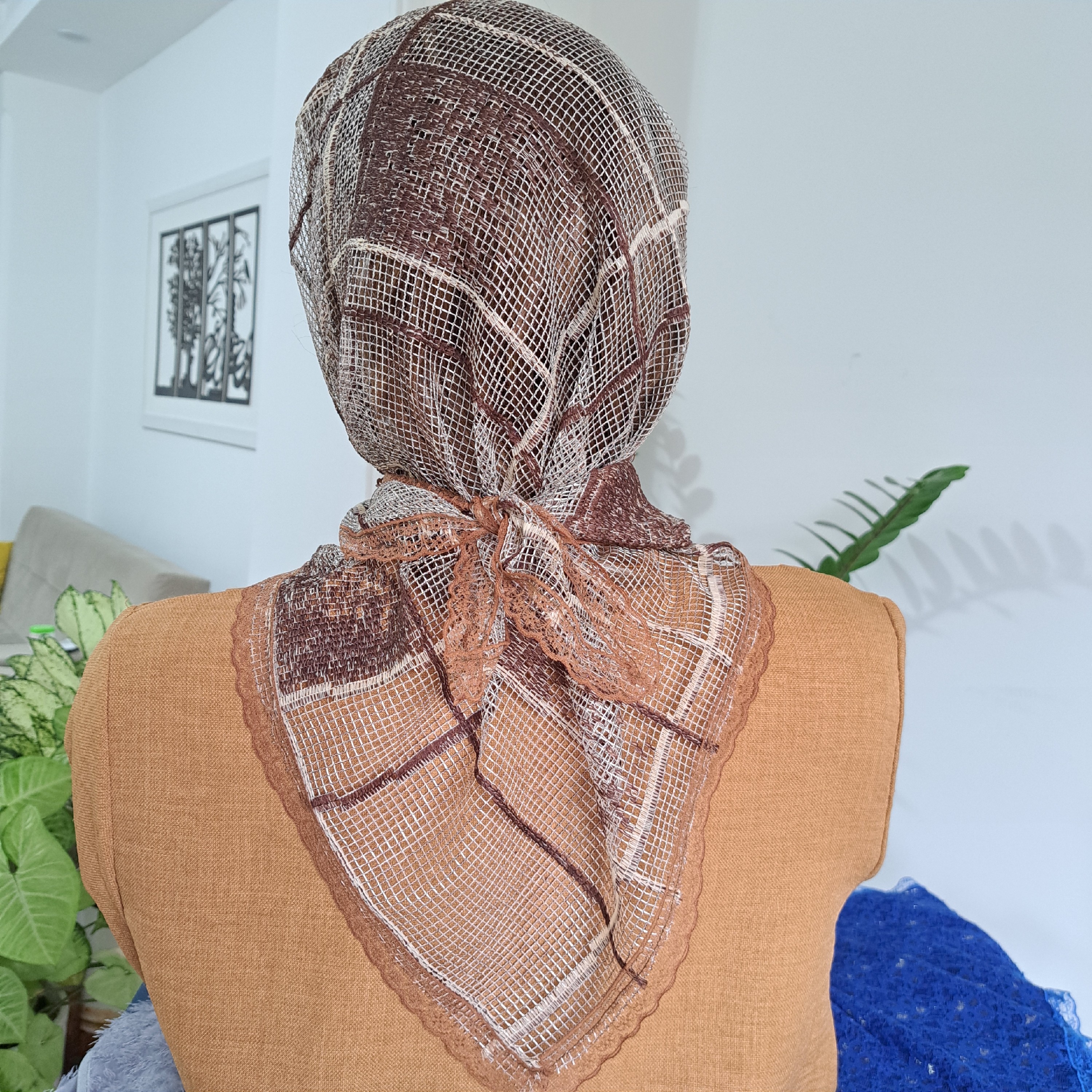مینی اسکارف سه گوش کرم قهوه ای کد 309 فروش قسطی